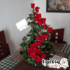 Arreglo Espiral con Rosas Rojas